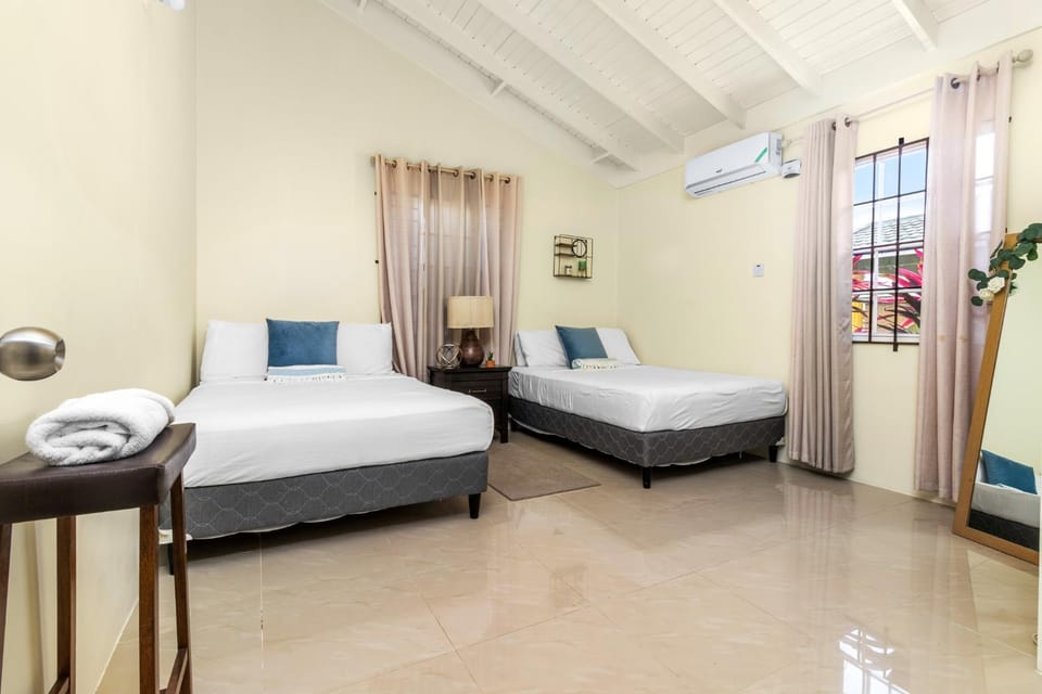 Photo of the whole room, air conditioner