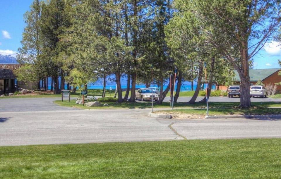 Hawks View home Apartment in South Lake Tahoe