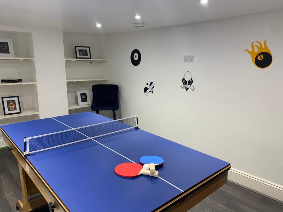 Game Room, Table tennis
