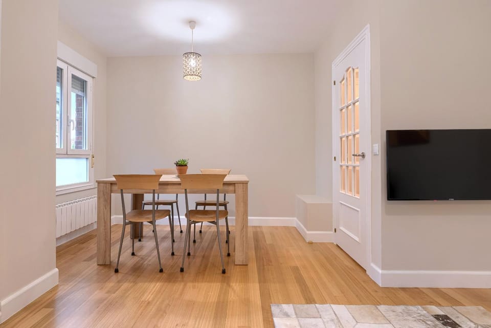 Vivienda turística reformada en zona residencial con garaje y wifi Apartment in Bilbao