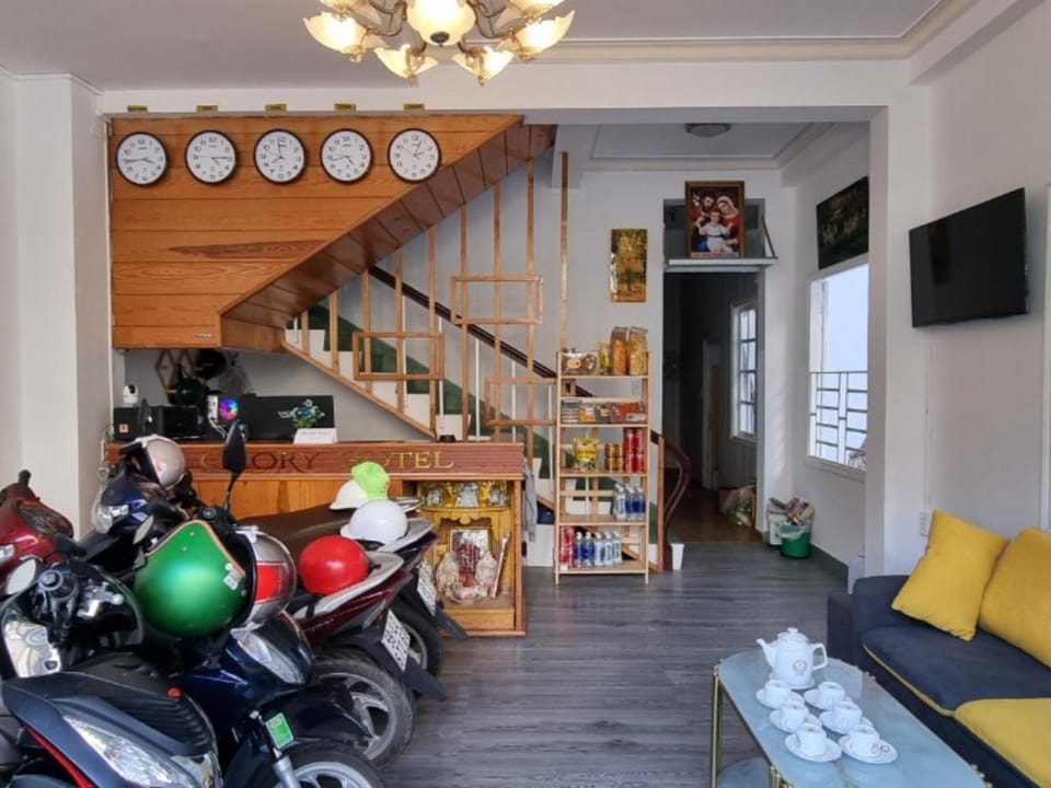 Communal lounge/ TV room