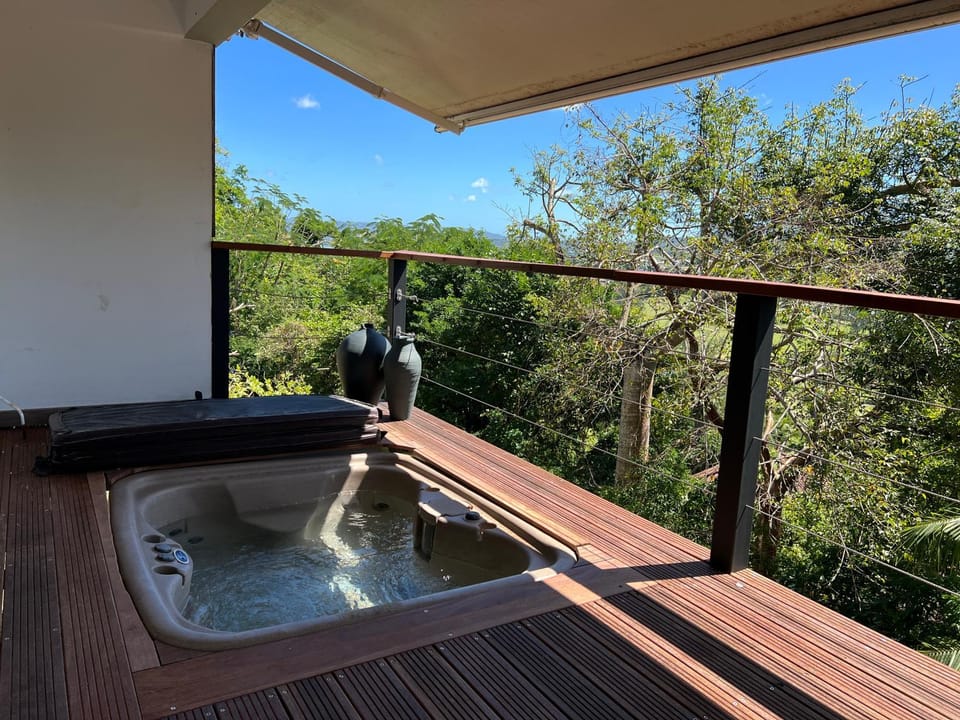 Appartement avec jacuzzi et vue sur le golf Apartment in Les Trois-Îlets