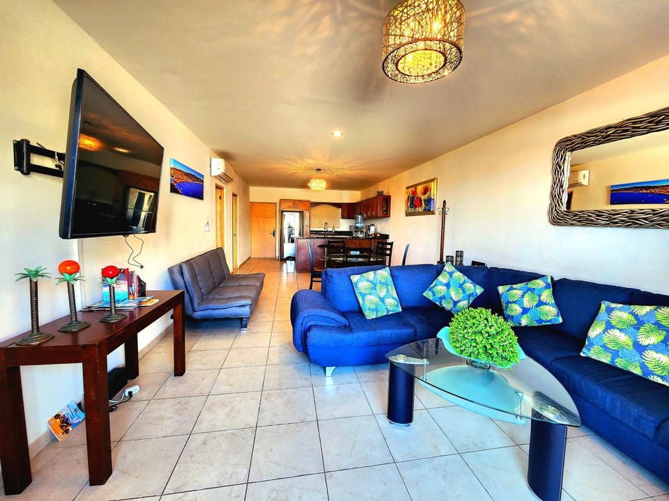 TV and multimedia, Living room, Seating area, Evening entertainment
