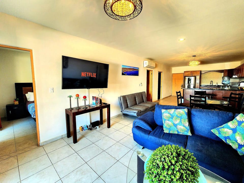 TV and multimedia, Living room, Seating area, Evening entertainment