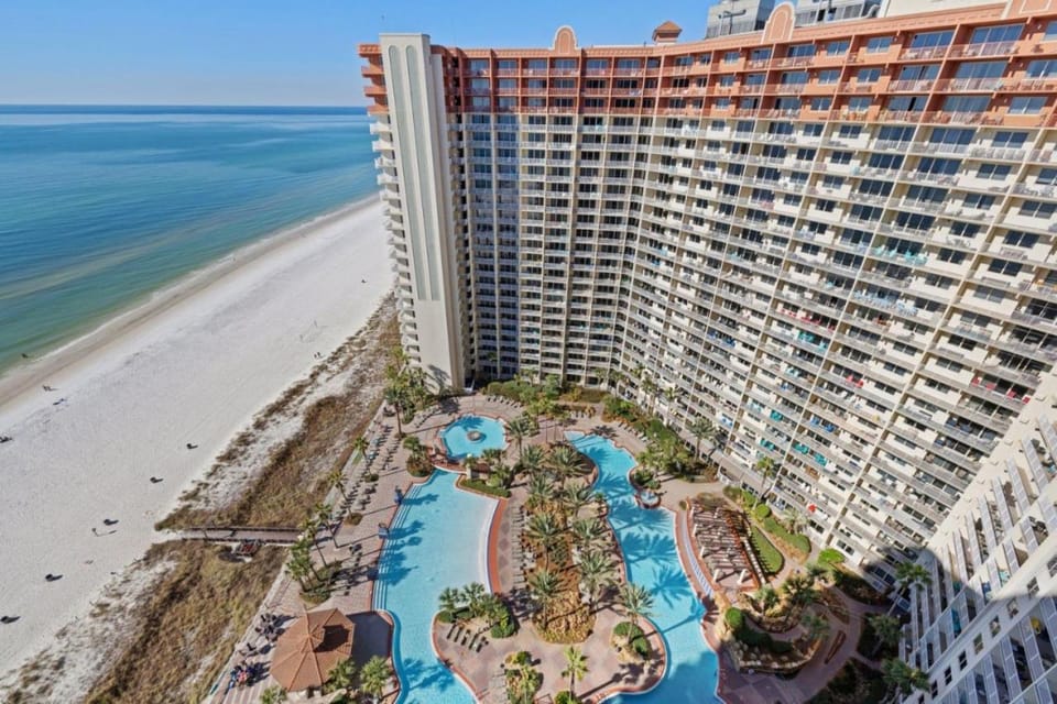 Modern Beachfront Condo on the Beach Sleeps 6 House in Panama City Beach