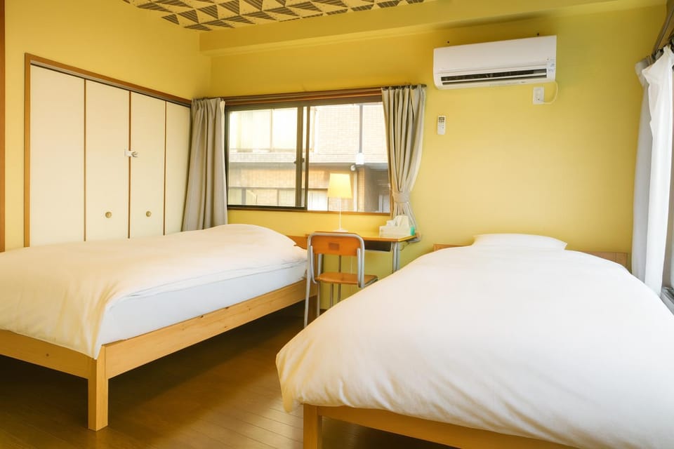 Bed, Photo of the whole room, Bedroom, air conditioner
