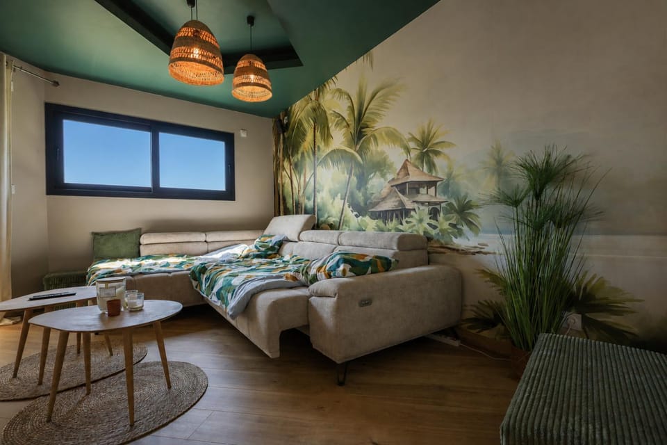 Villa 5 chambres avec piscine, jacuzzi, terrain. Villa in Auvergne-Rhône-Alpes
