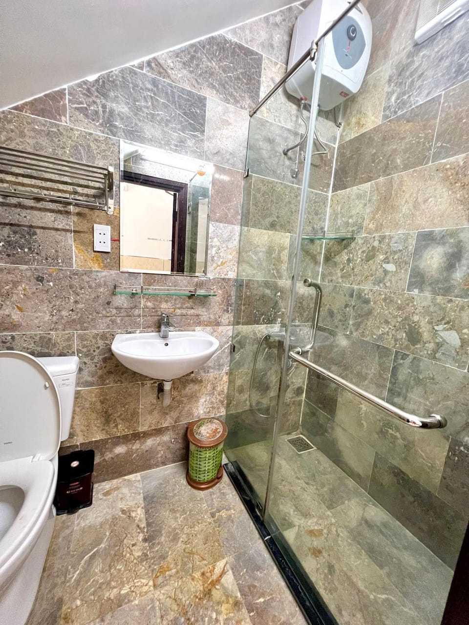 Shower, Toilet, bidet