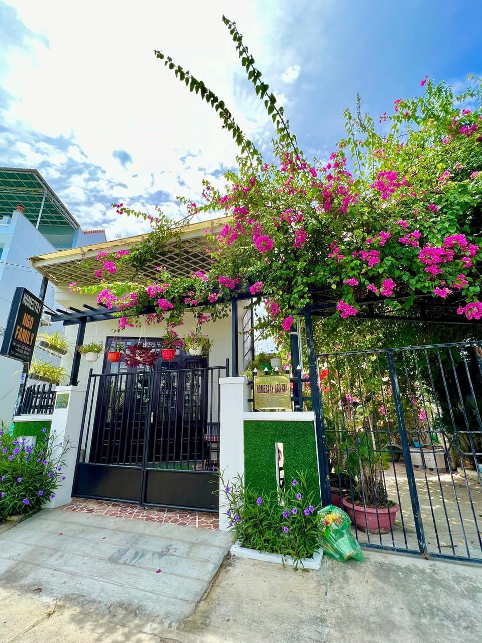 Property building, Facade/entrance