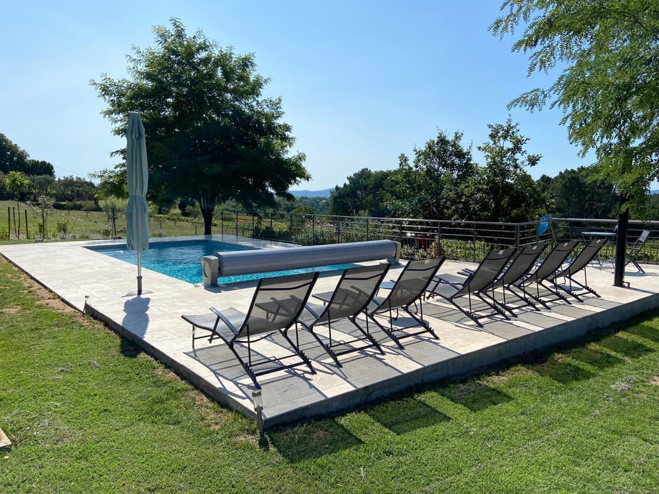 Spring, Day, Natural landscape, Garden, Garden view, Pool view, Swimming pool, Swimming pool, sunbed