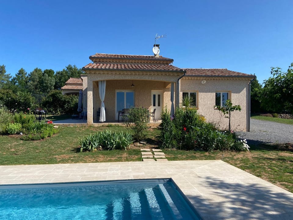 Property building, Patio, Day, Garden, Balcony/Terrace, Garden view, Pool view, Swimming pool, Swimming pool