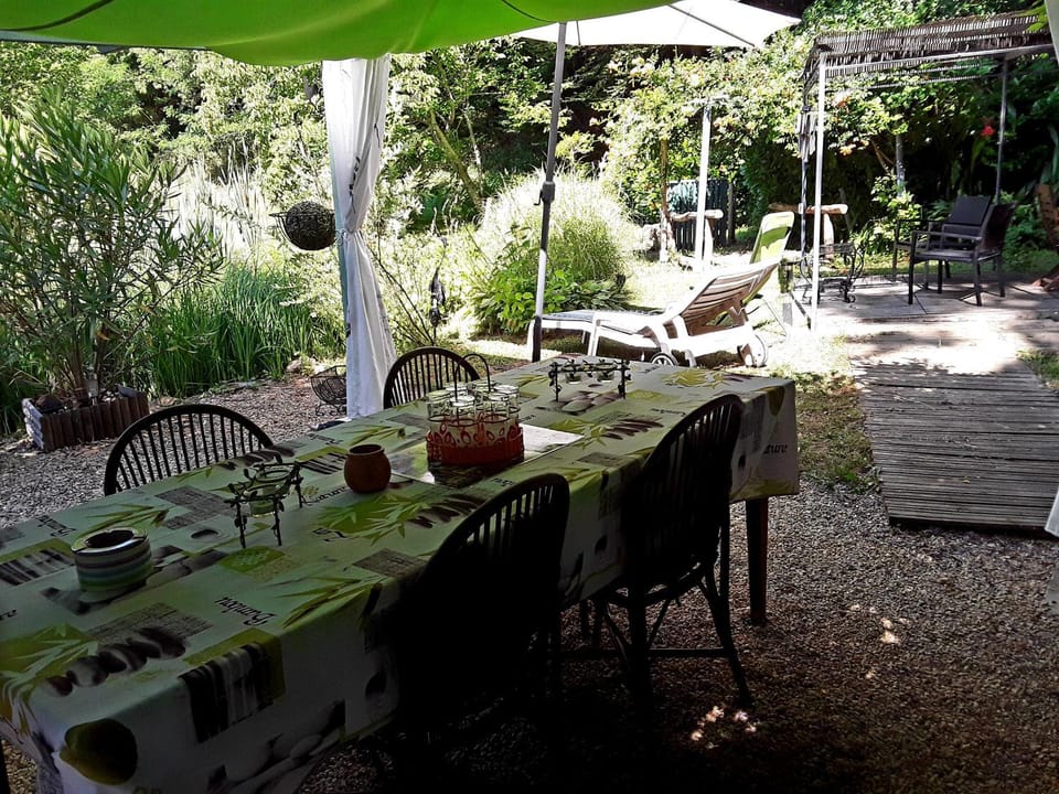 Le chalet de la grenouille verte Chalet in Nouvelle-Aquitaine