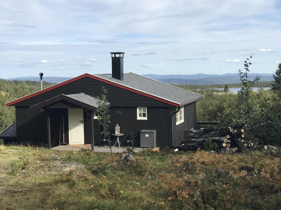 Property building, Day, Natural landscape, Mountain view