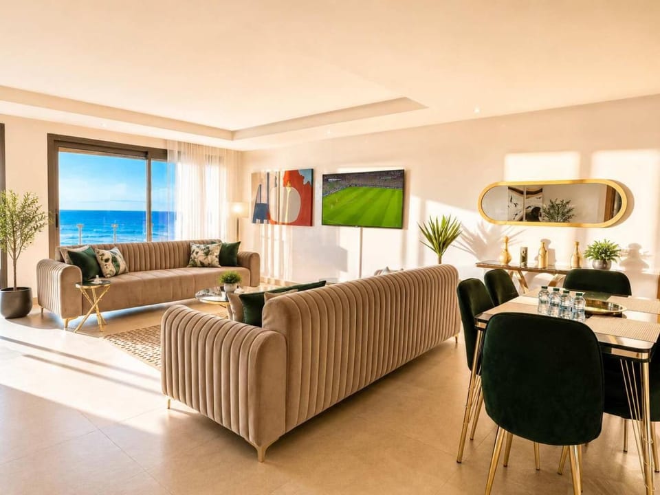 Marina Breeze - Ocean and Mosque View Apartment in Casablanca