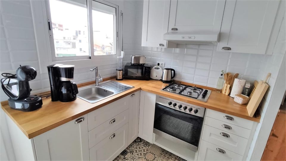 Coffee/tea facilities, Kitchen or kitchenette, minibar, pet friendly, stove, toaster