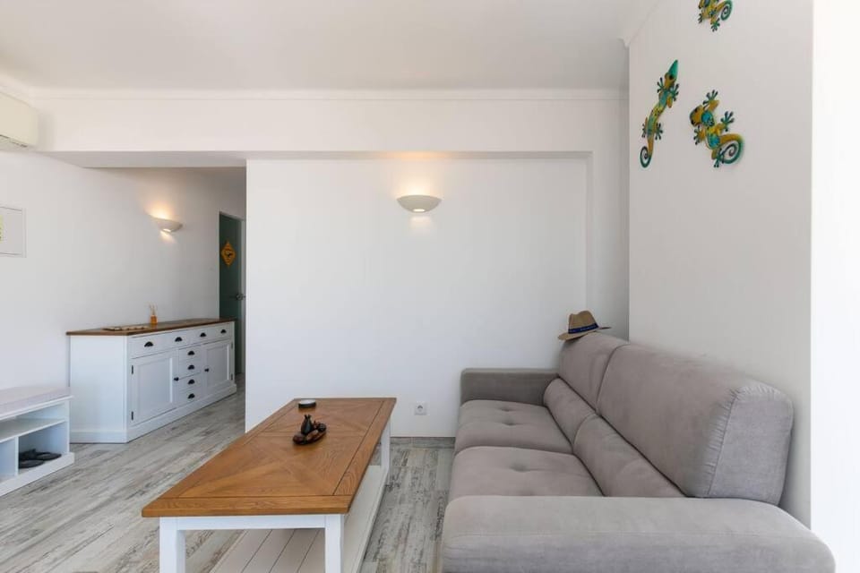 Casa Lilas, magnífica vista mar a passos da praia Apartment in Luz