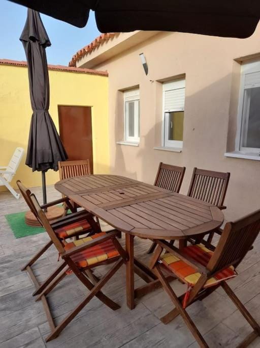 Property building, Patio, Garden, Balcony/Terrace, Seating area