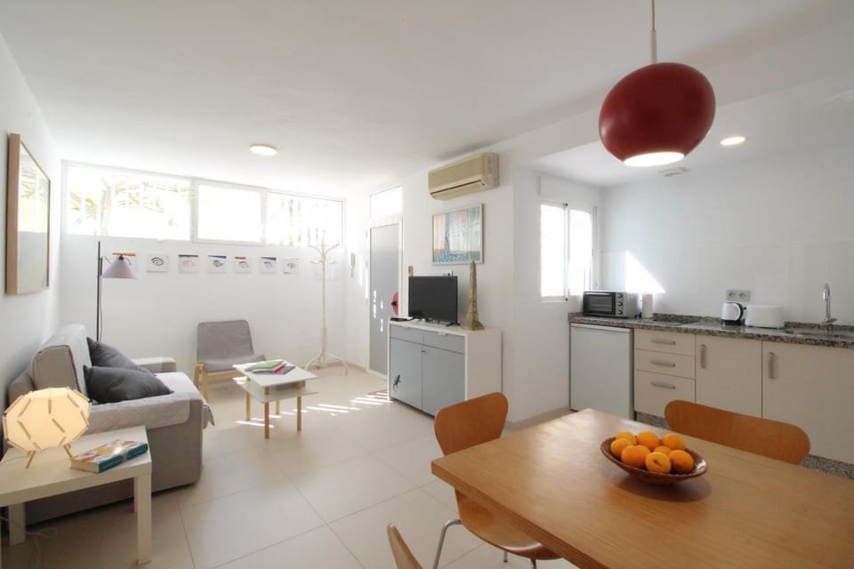 TV and multimedia, Kitchen or kitchenette, Living room, Dining area
