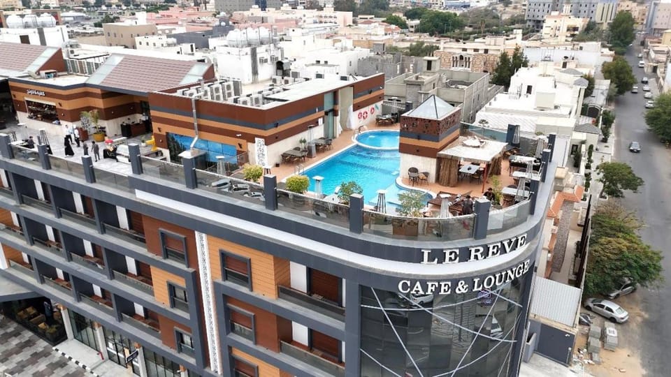 Property building, Day, Neighbourhood, Bird's eye view, Pool view, Location