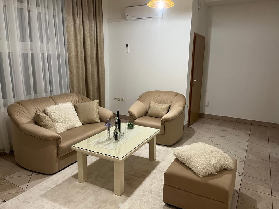 Living room, air conditioner