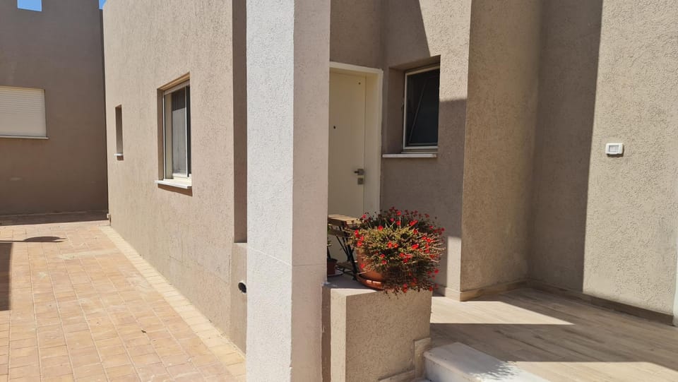 Alex's Desert Place Apartment in Eilat