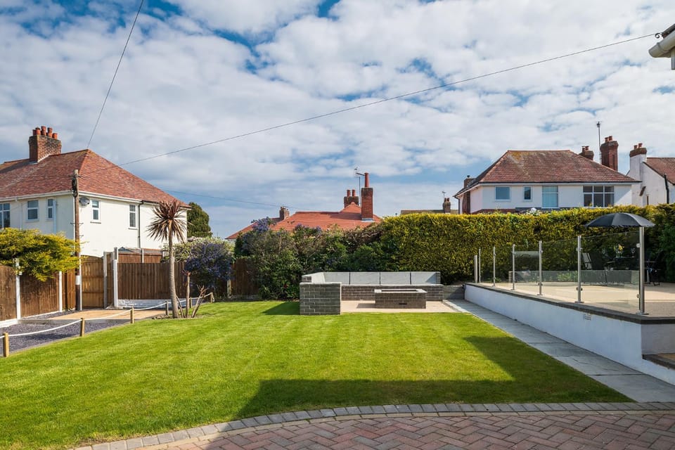 Lovely 3 bedroom home in Rhos on Sea House in Wales