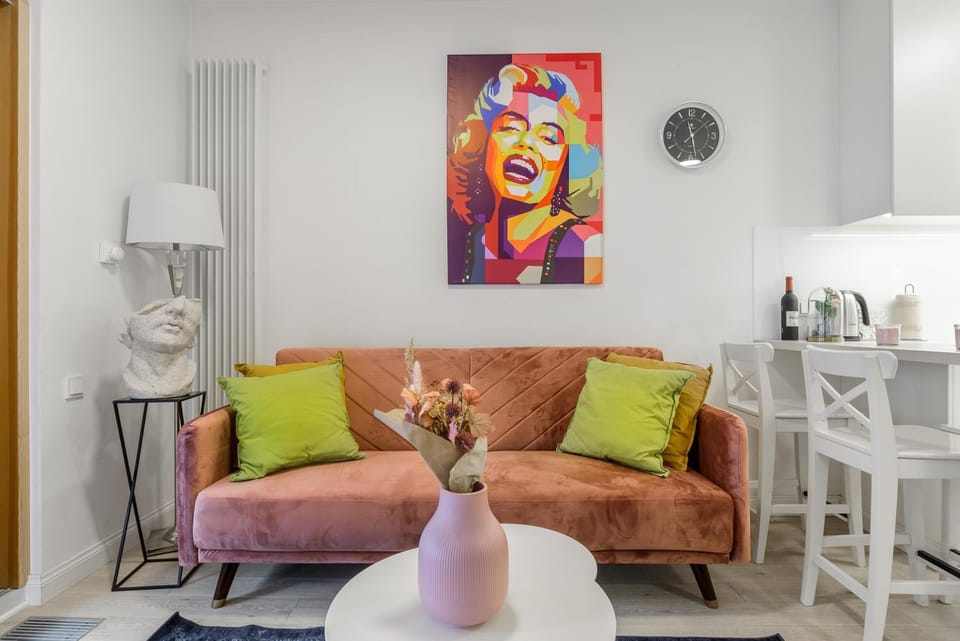 Living room, Decorative detail, Seating area
