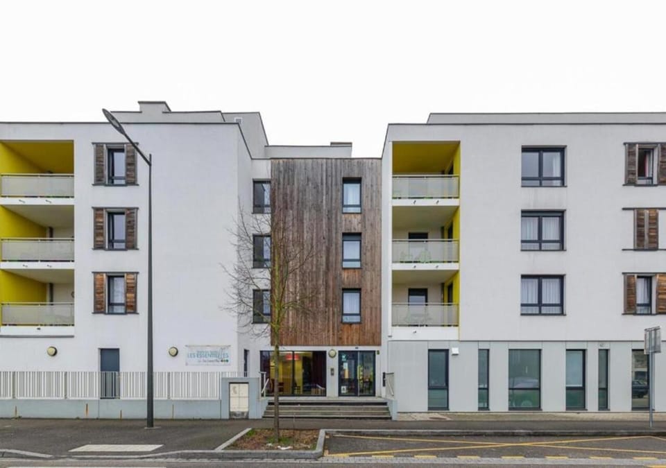 Property building, View (from property/room)