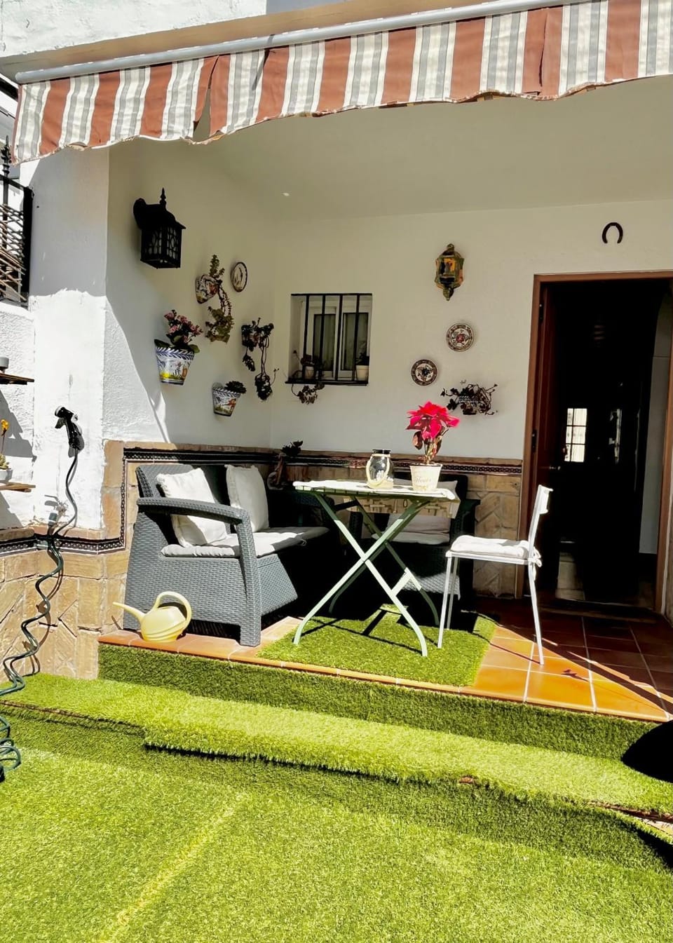 Patio, Garden, Seating area, Dining area, Garden view