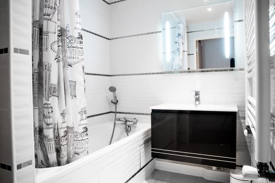 Bathroom, Bath