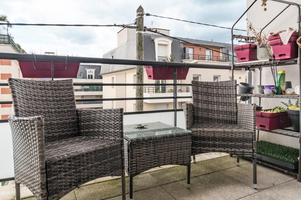 Patio, View (from property/room), Balcony/Terrace, Living room, Seating area