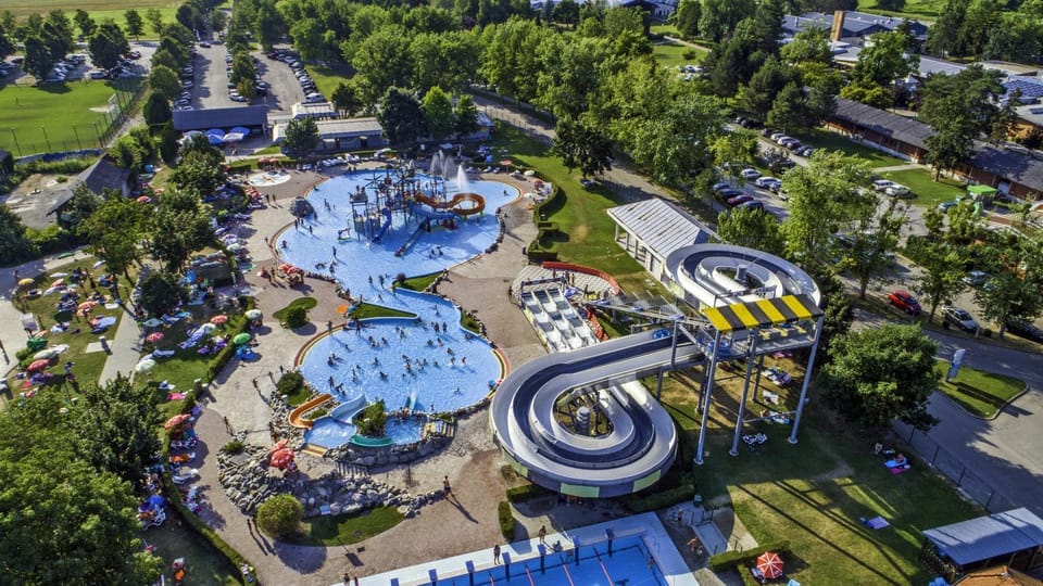 Swimming pool, Swimming pool
