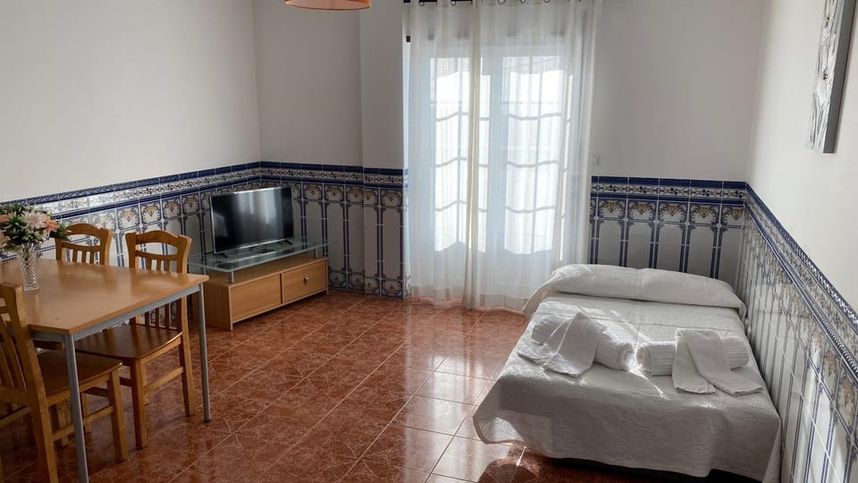 Bed, TV and multimedia, Living room