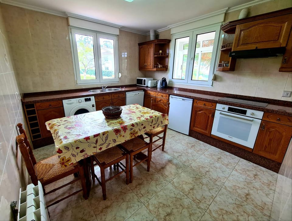 dishwasher, pet friendly, washing machine, kitchen