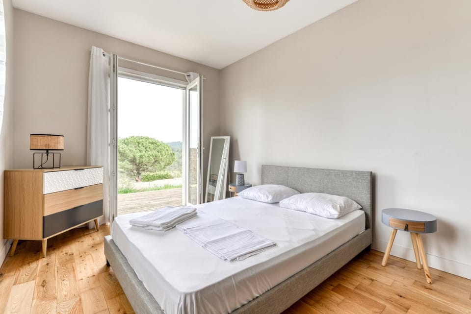 Bed, Bedroom, wardrobe