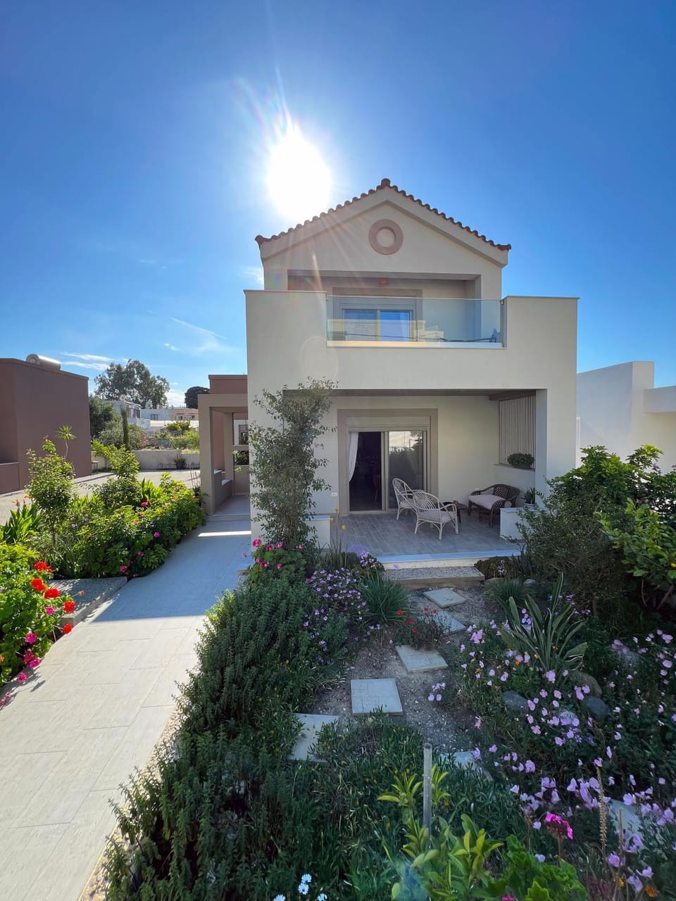 Property building, Day, Natural landscape, Garden, Garden view