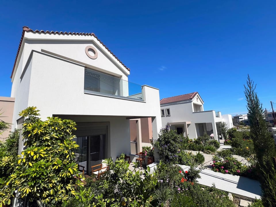 Property building, Day, Garden, Garden view