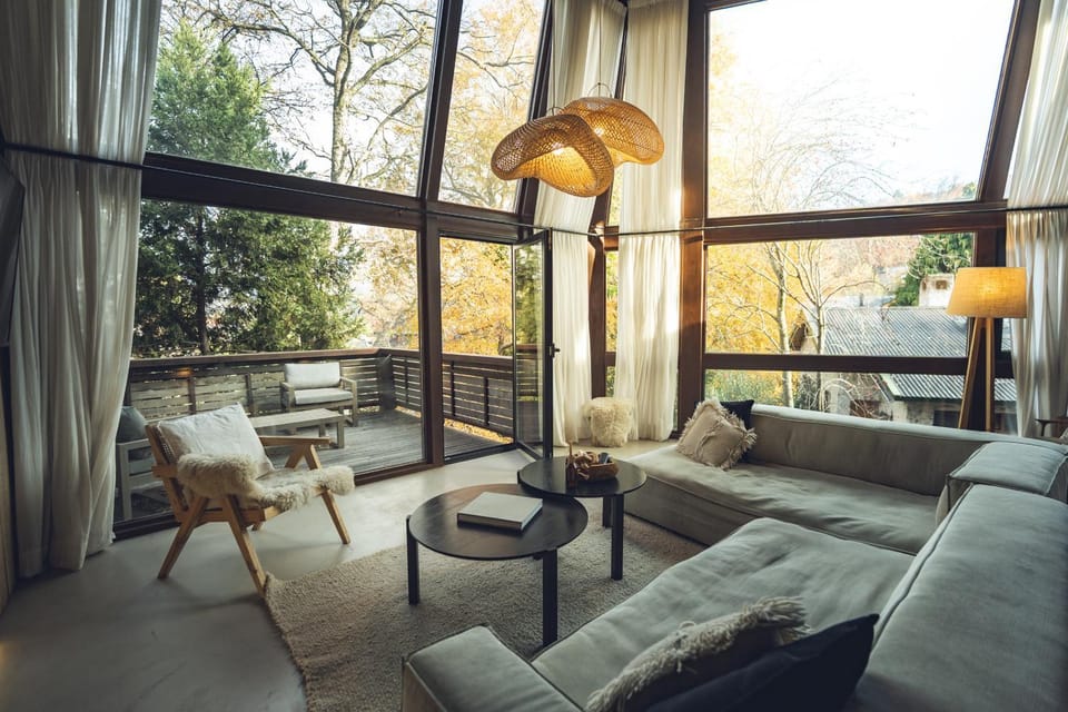Communal lounge/ TV room, Living room