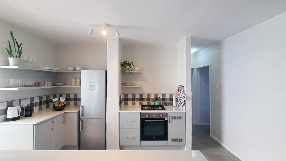 Coffee/tea facilities, Kitchen or kitchenette, Beach, dishwasher, microwave, oven, stove, toaster, washing machine, kitchen