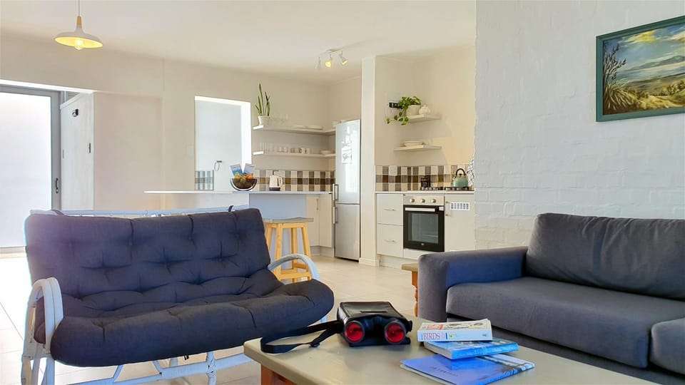 TV and multimedia, Lounge or bar, Seating area, Beach, Beach, internet