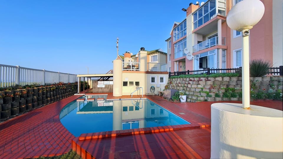 Property building, Garden, Garden view, Garden view, Swimming pool