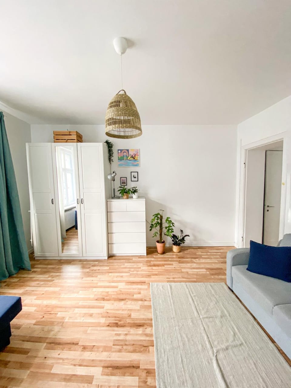 Bed, Photo of the whole room, Seating area, Bedroom, wardrobe