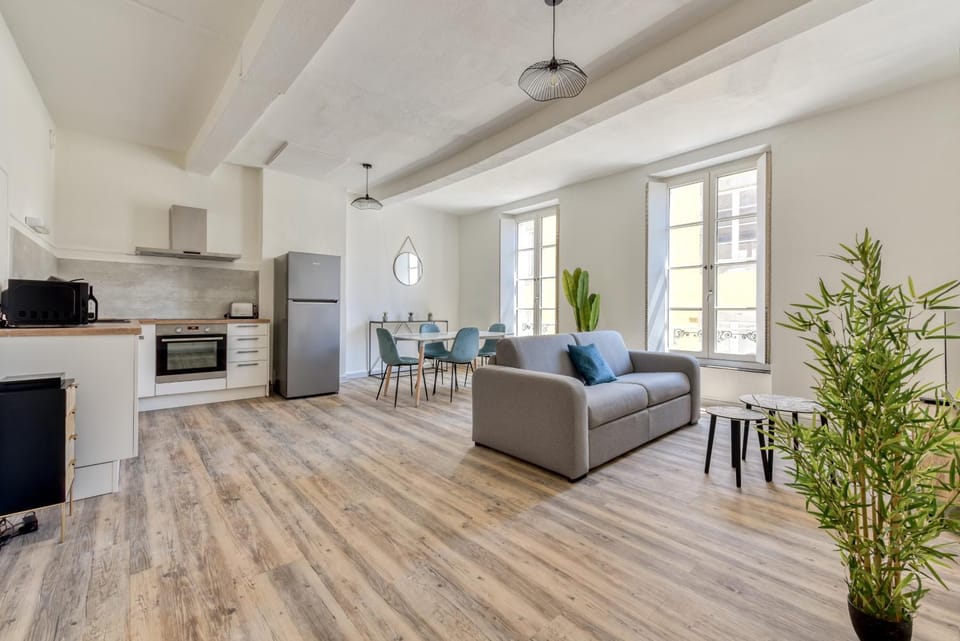 Living room, Seating area, Dining area, heating, kitchen, kitchen