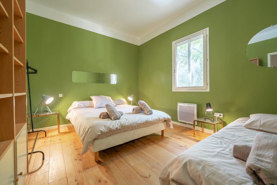 Bed, Photo of the whole room, Bedroom