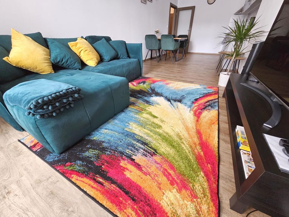 Communal lounge/ TV room, TV and multimedia, Living room, Seating area