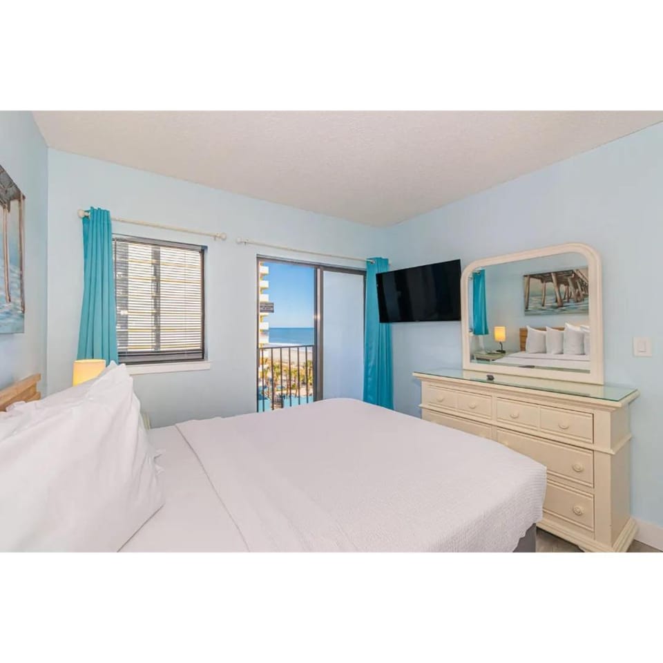 Stunning Ocean View 2 Bedroom Condo- Nicely Updated & sleeps 6! Palace Resort Unit 408 House in Myrtle Beach