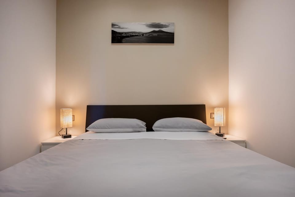 Bed, Bedroom, air conditioner