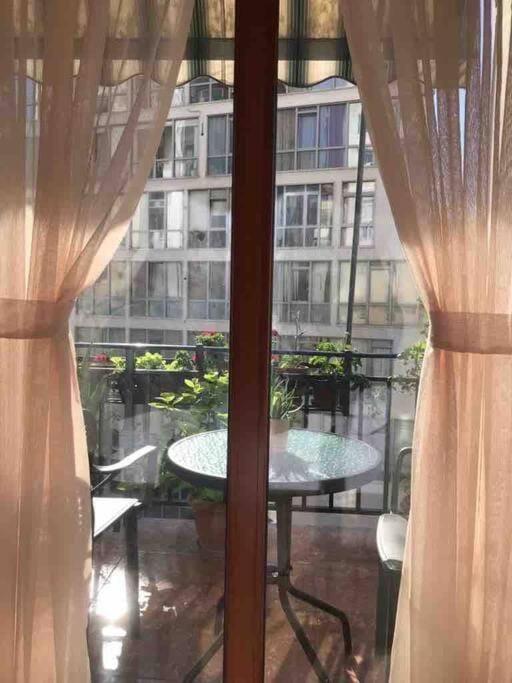 Mimosa’s apartment with lovely balcony Apartment in Tirana