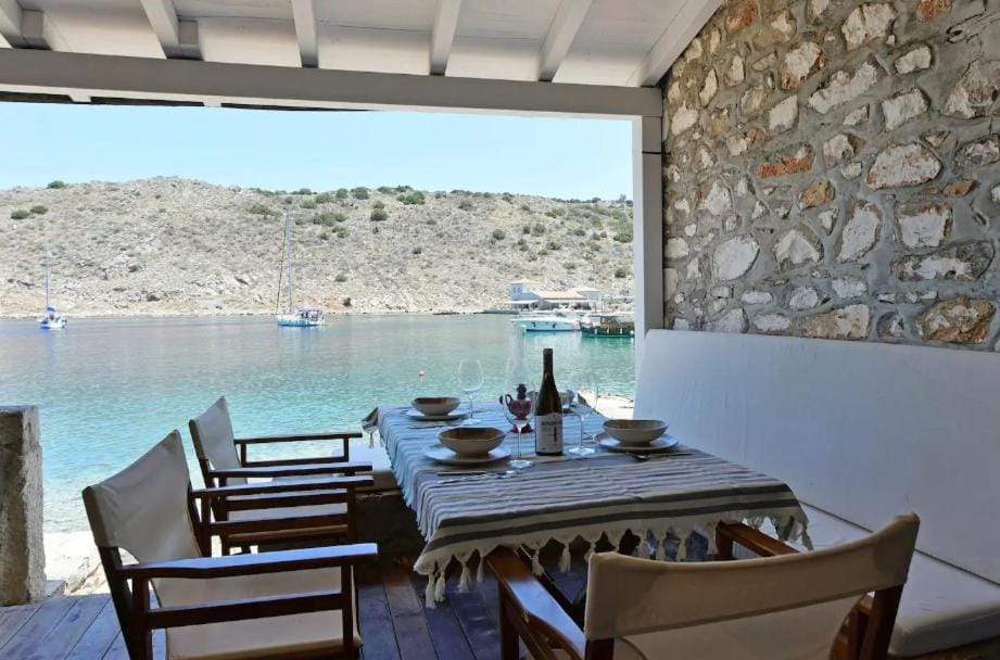 Douskos by the Sea Apartment in Islands