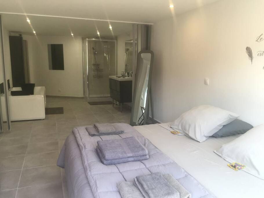 Bathroom, Bedroom